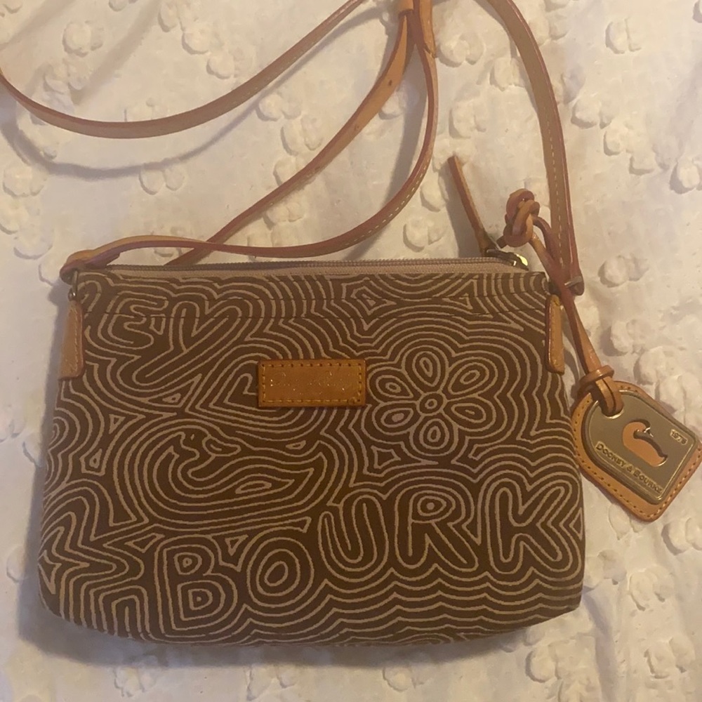 Dooney and bourke crossbody bag